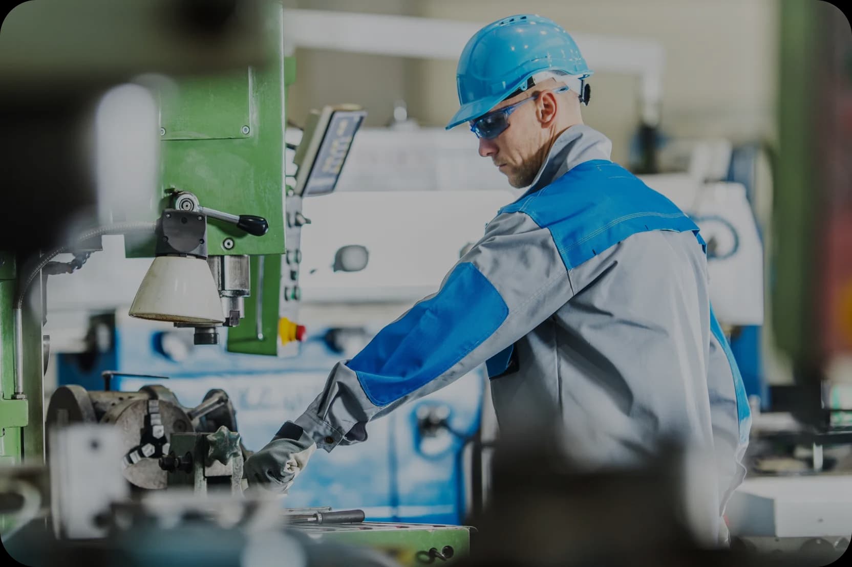 生産ラインの作業員